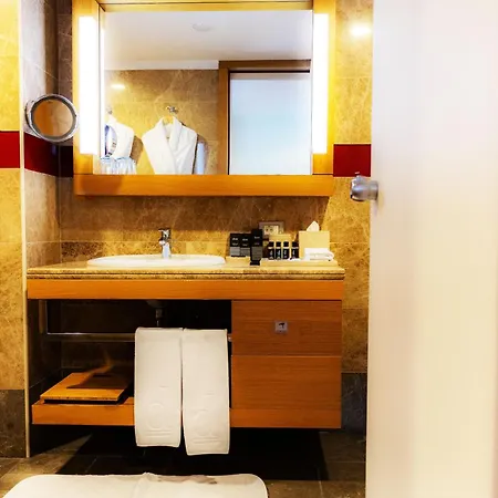 Хотел Divan 4*