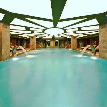 Divan Hotel 4*