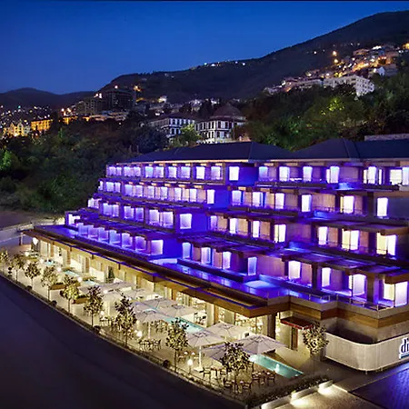 Хотел Divan 4*