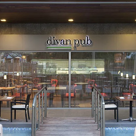 Хотел Divan 4*